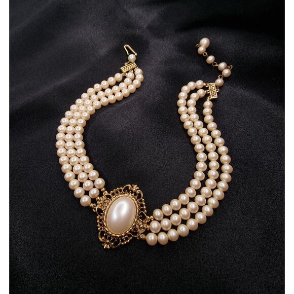 Rare Find Vintage Richelieu Triple-Strand Faux Pearl Necklace - Picture 3 of 6